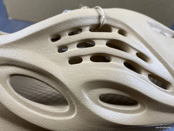 Foam GW3354 Ochre RNNR Adidas Yeezy 0712